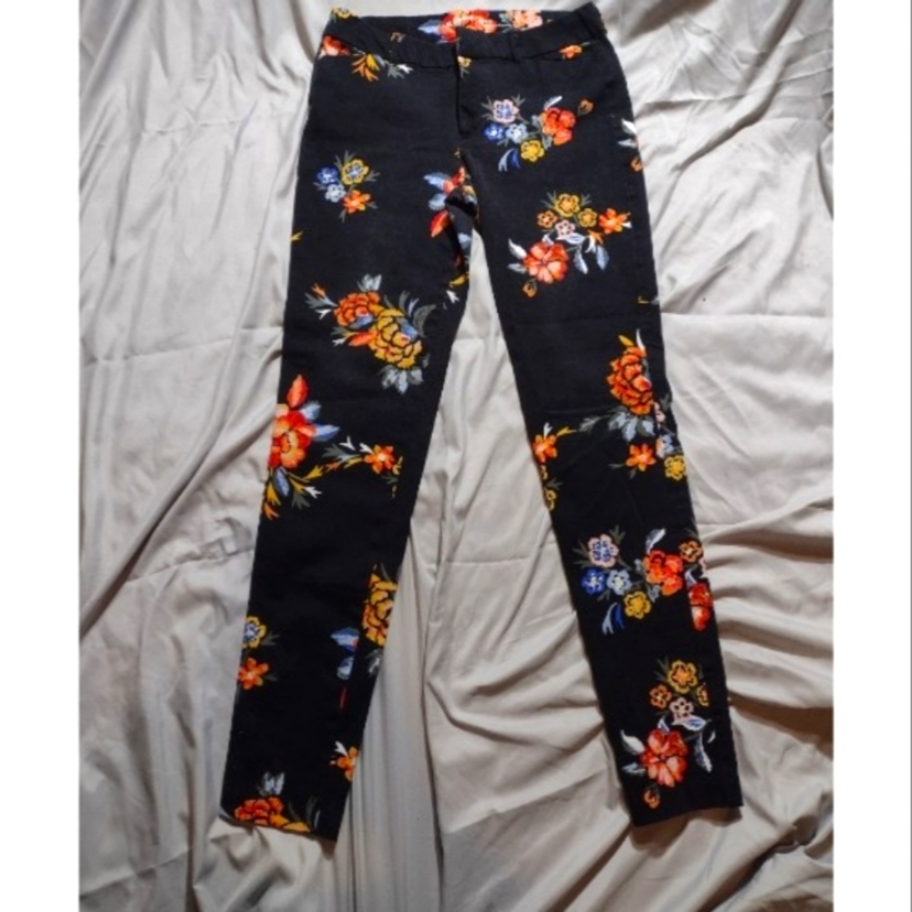 Old Navy Black & Floral Mid-Rise Stretch Pixie Skinny Jeans Sz. 8